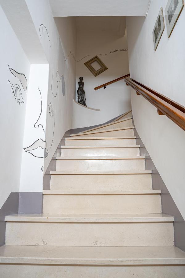 Casa Vacanze Nel Centro Storico Di Fermo Happy Song Екстер'єр фото