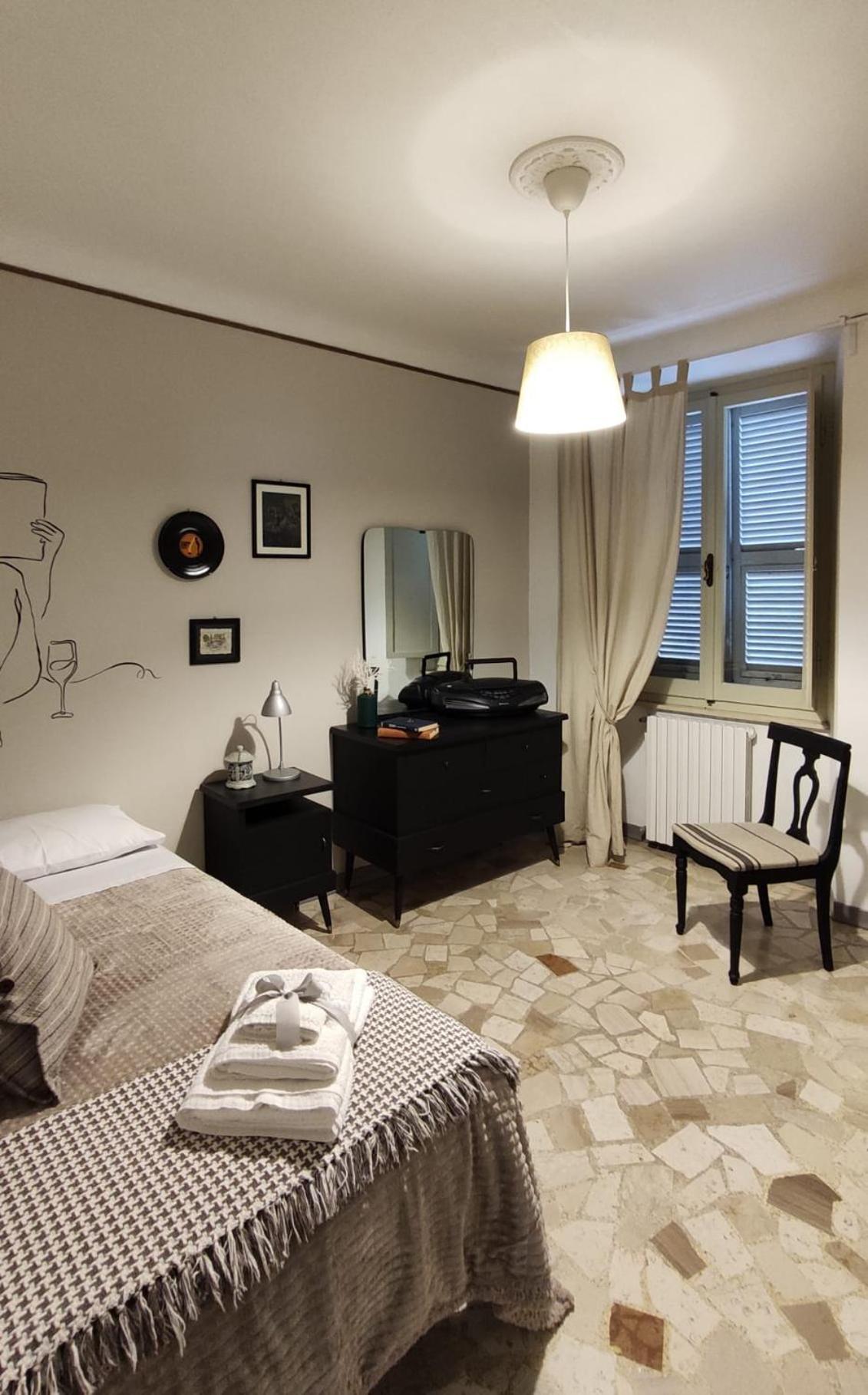 Casa Vacanze Nel Centro Storico Di Fermo Happy Song Екстер'єр фото